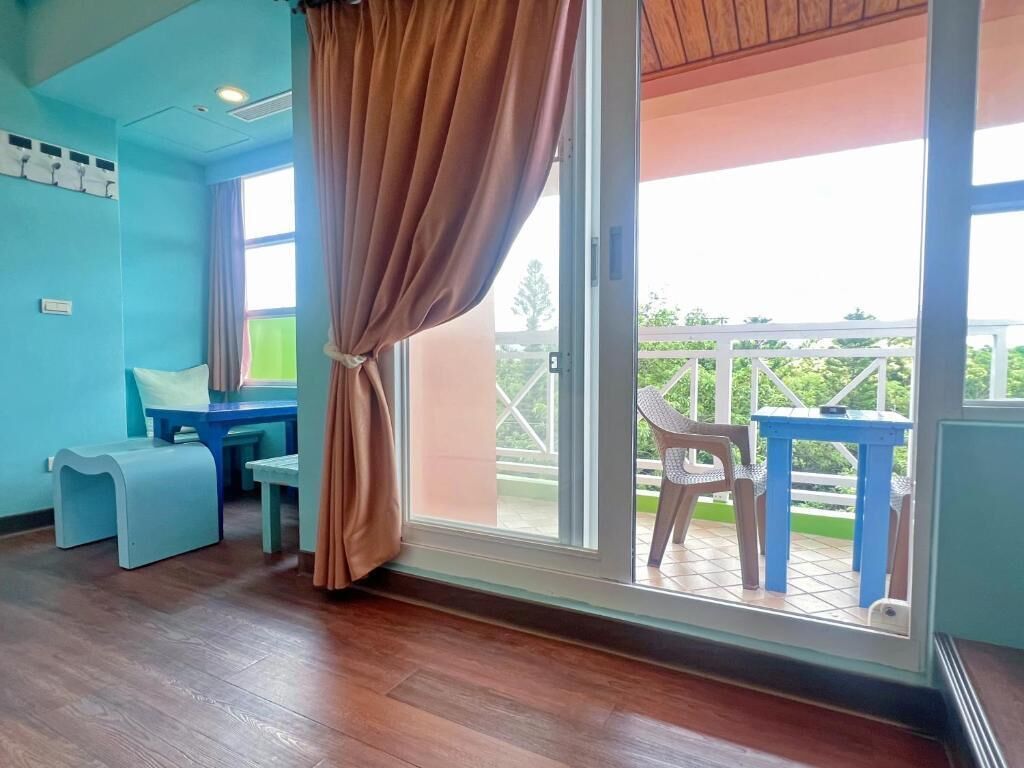 Deluxe Quadruple Room, Balcony, Mountain View | Interior