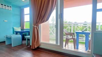 Deluxe Quadruple Room, Balcony, Mountain View | Interior