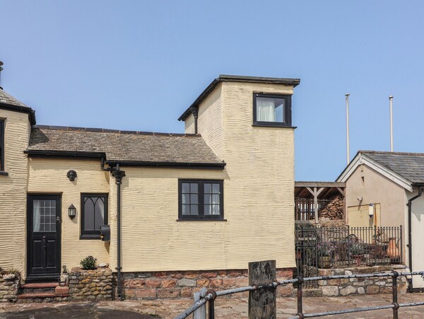 Sammy Hakes Cottage - Watchet