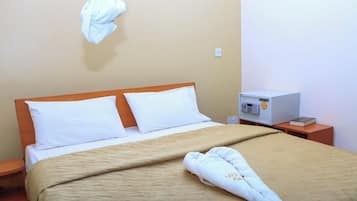 Habitación doble Deluxe | Decoración personalizada, muebles diferentes y wifi gratis