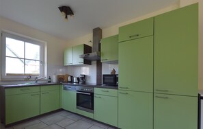 Kühlschrank, Ofen, Herdplatte, Geschirrspüler