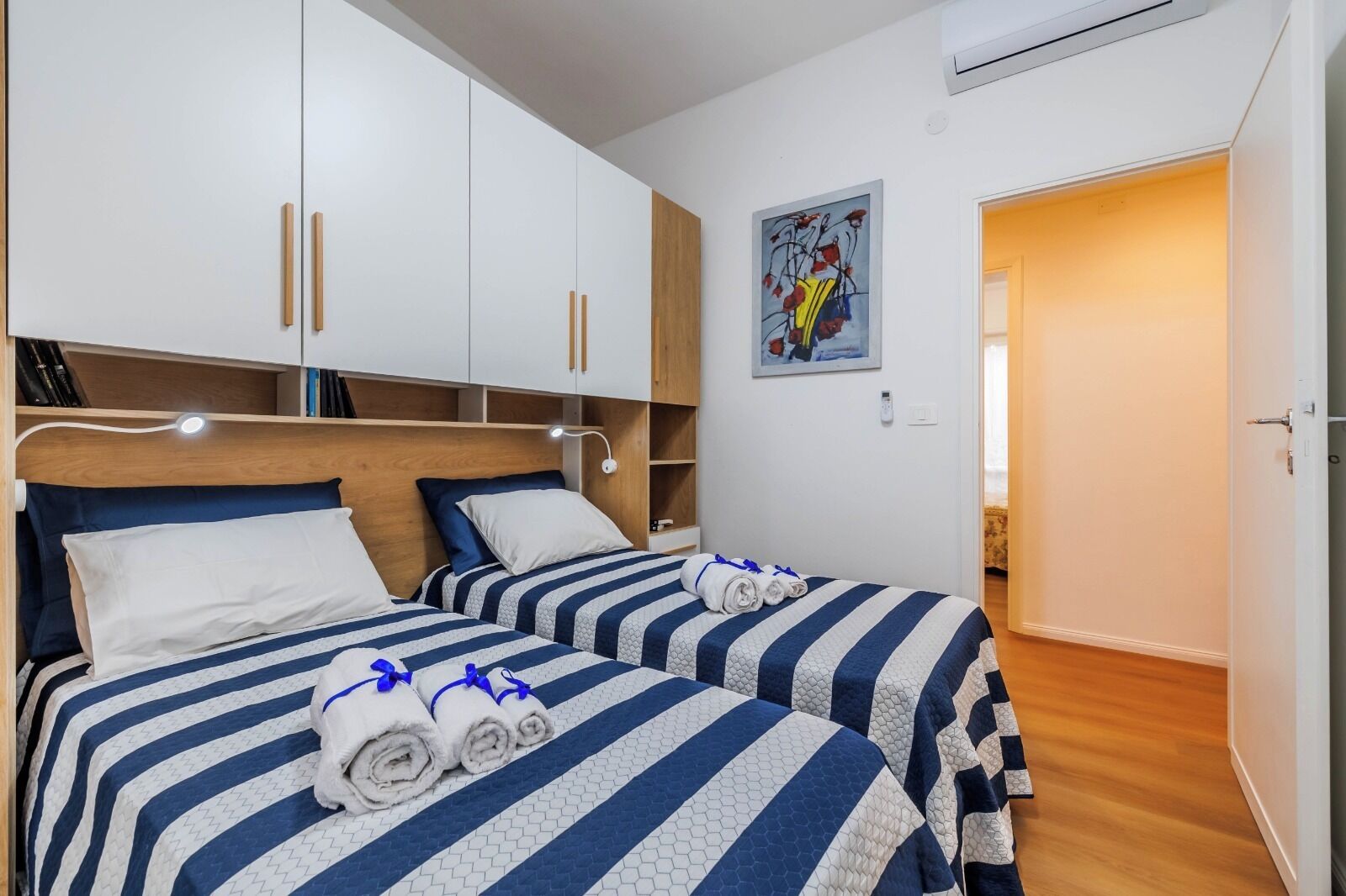 2 عدّة غرف نوم ومكواة/لوح كي وواي فاي وملاءات أسرّة