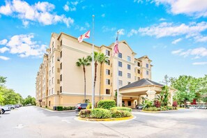 1 bedroom, Internet - Condo w Hot Tub Pool - Steps to Universal Studio (Orlando)