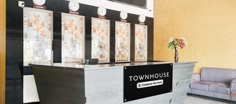 スーパー タウンハウス バルーチ ニア レールウェイ ステーション