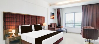 Super Townhouse Bharuch Near Railway Station