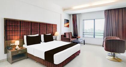 Super Townhouse Bharuch Near Railway Station