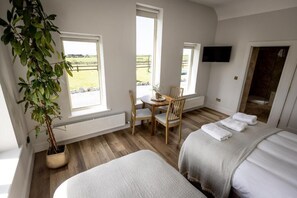 Classic Triple Room, Sea View | Blackout drapes, soundproofing, iron/ironing board, free WiFi