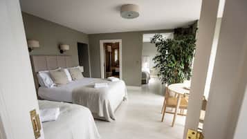 Deluxe Room, Hill View