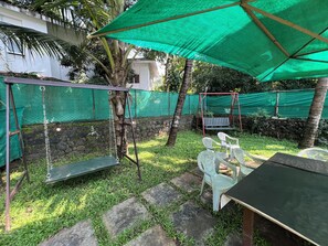 تناول الطعام بالخارج