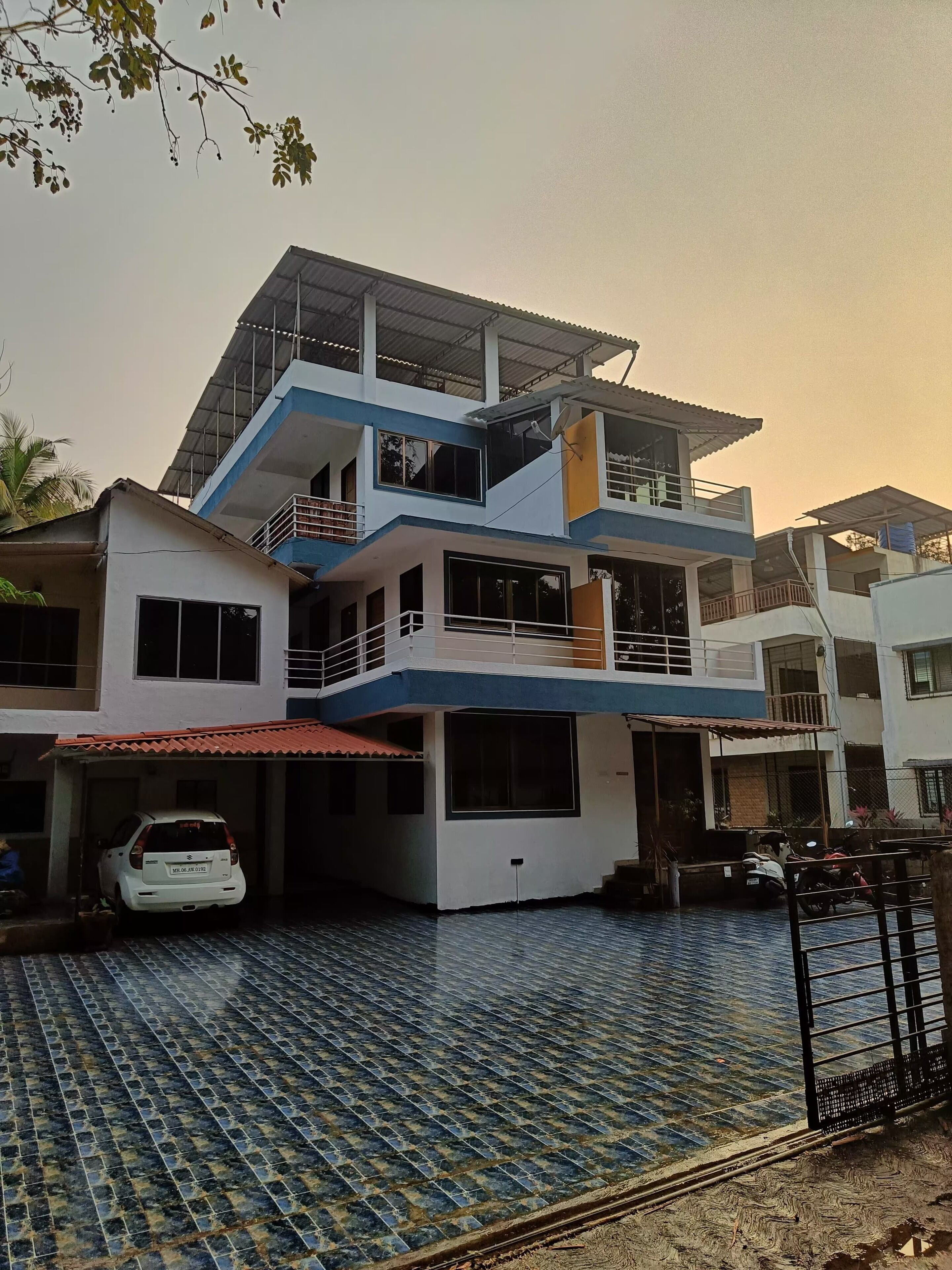 المنشأة من الخارج