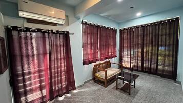 Deluxe Double Room | Interior