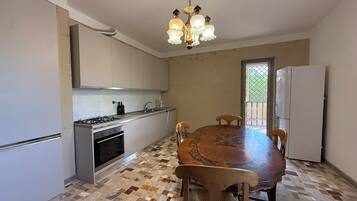 Apartment, 2 Bedrooms, Accessible, Balcony | Dining room