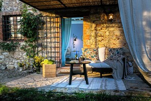 Terrace/patio - Casa Oliveta - Tuscan Charm and Private Pool in the Heart of Chianti (Toscana)