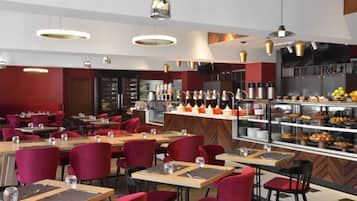 Frokostbuffé hver dag (CDF 57500 per person)