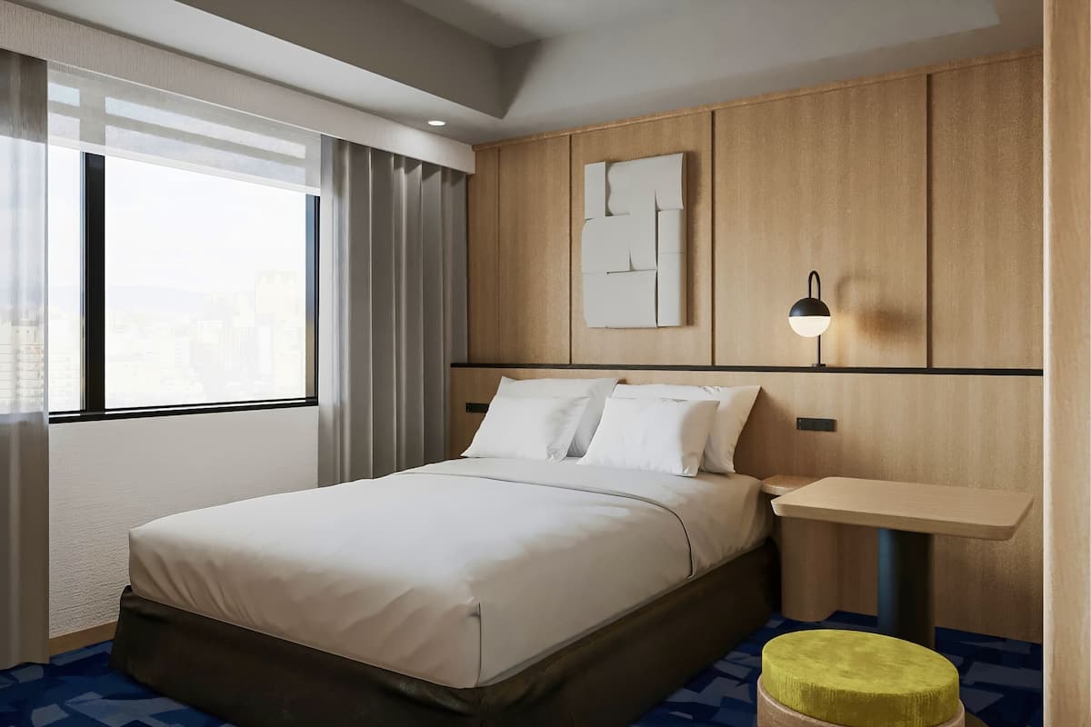 Comfort Room, 1 Queen Bed | In-room safe, free WiFi, bed sheets