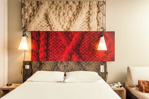 Habitación estándar, 1 cama doble con sofá cama | Sistema de insonorización y wifi gratis