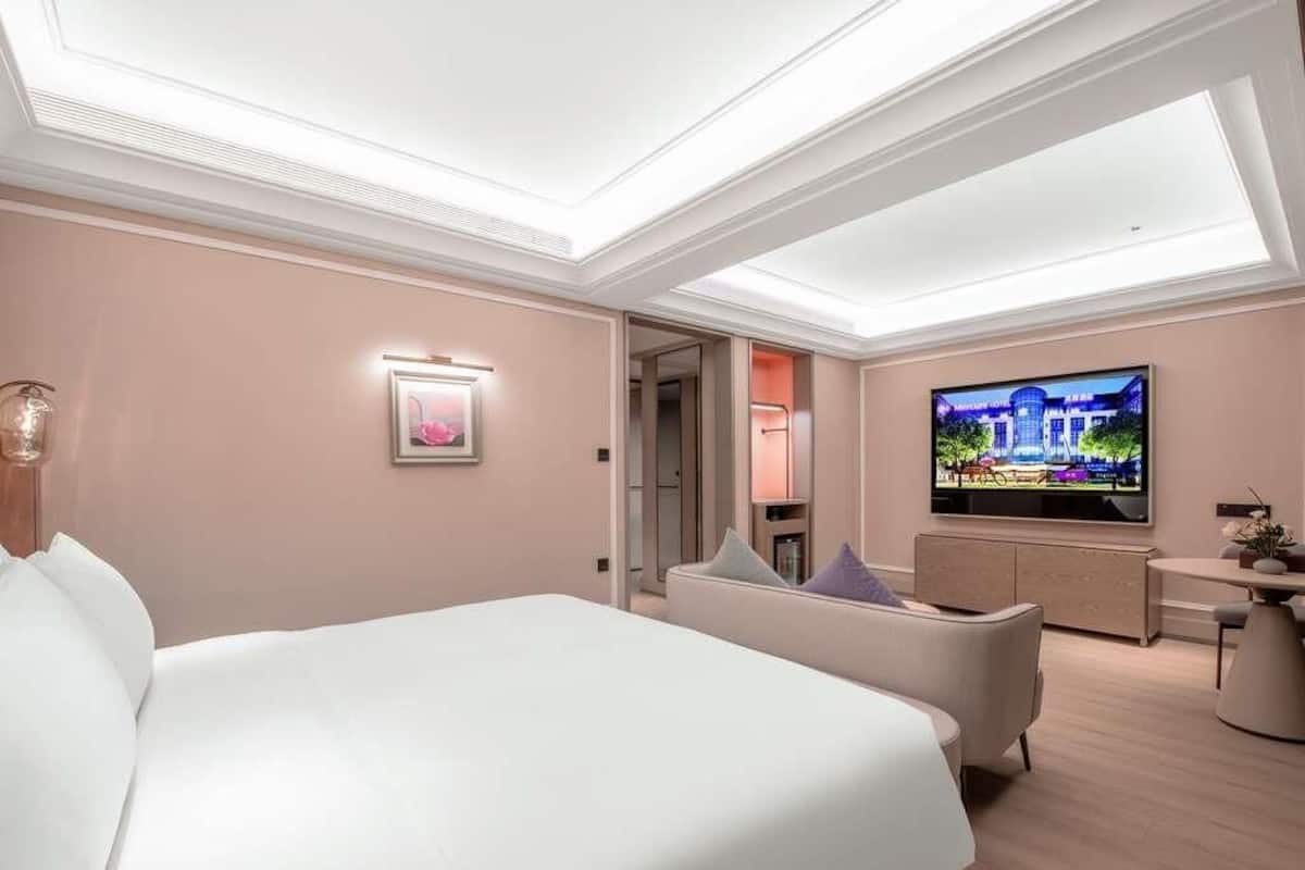 Standard Room, 1 King Bed