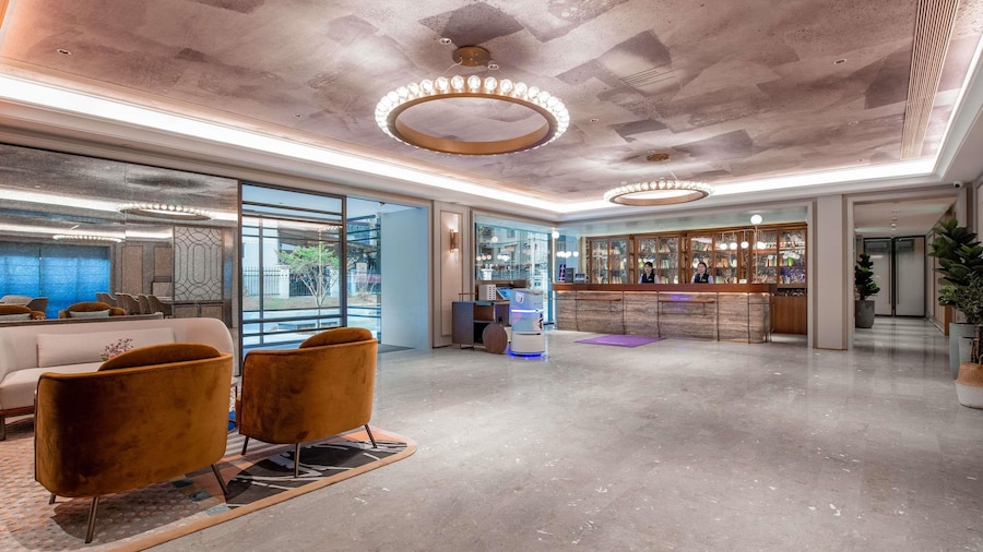 Mercure Chongqing Times Paradise Walk