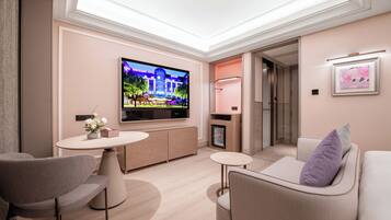 Superior Room, 1 King Bed | Down comforters, free minibar, blackout drapes, soundproofing