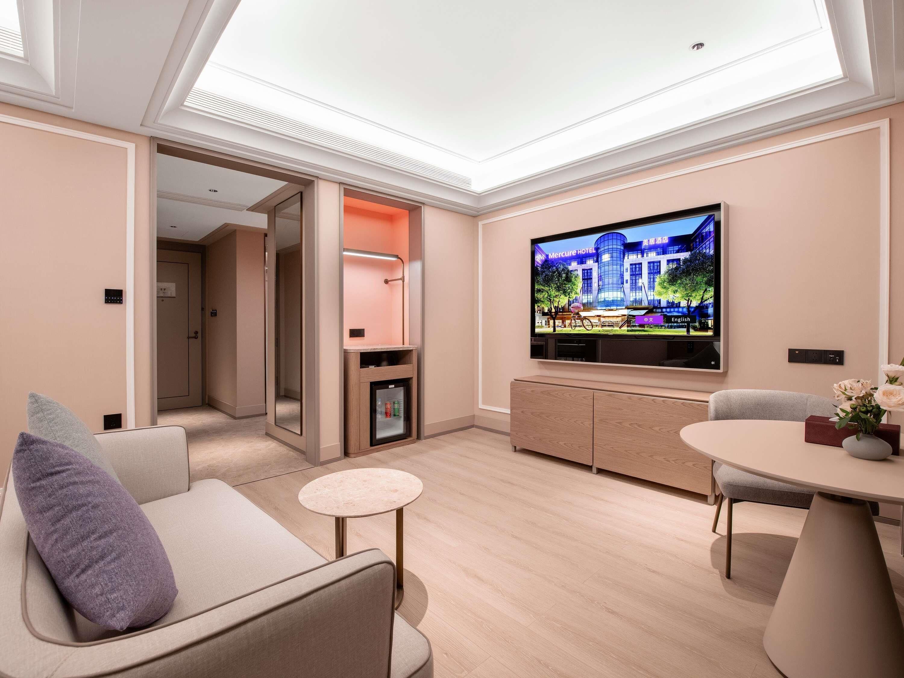 Standard Room, 1 King Bed