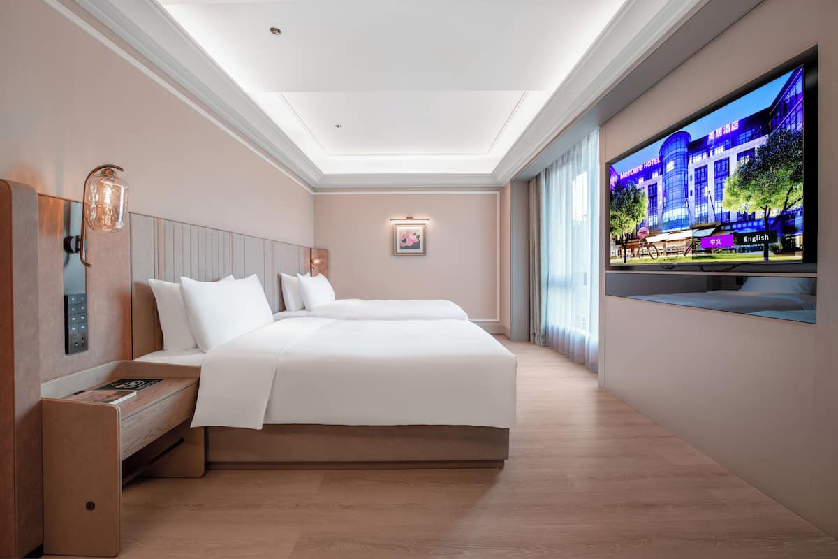 Chambre supérieure, 1 très grand lit