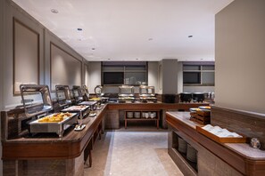 Desayuno buffet todos los días (con cargo)