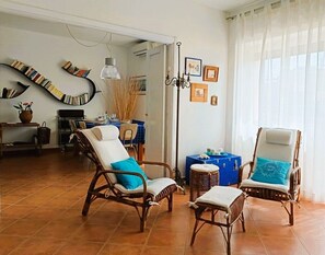 Interior - The Sea Outside (Alghero)
