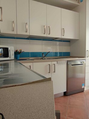 Private kitchen - The Sea Outside (Alghero)
