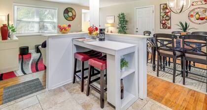 Deck, Grill & Fire Pit: Jacksonville Family Home