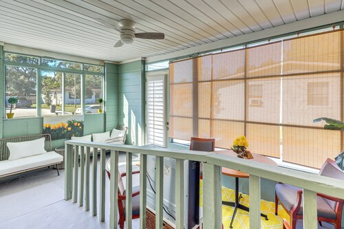 Deck, Grill & Fire Pit: Jacksonville Family Home