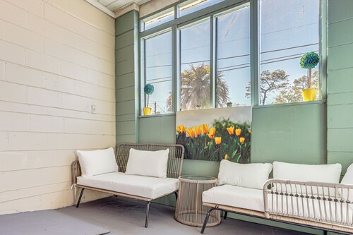 Deck, Grill & Fire Pit: Jacksonville Family Home