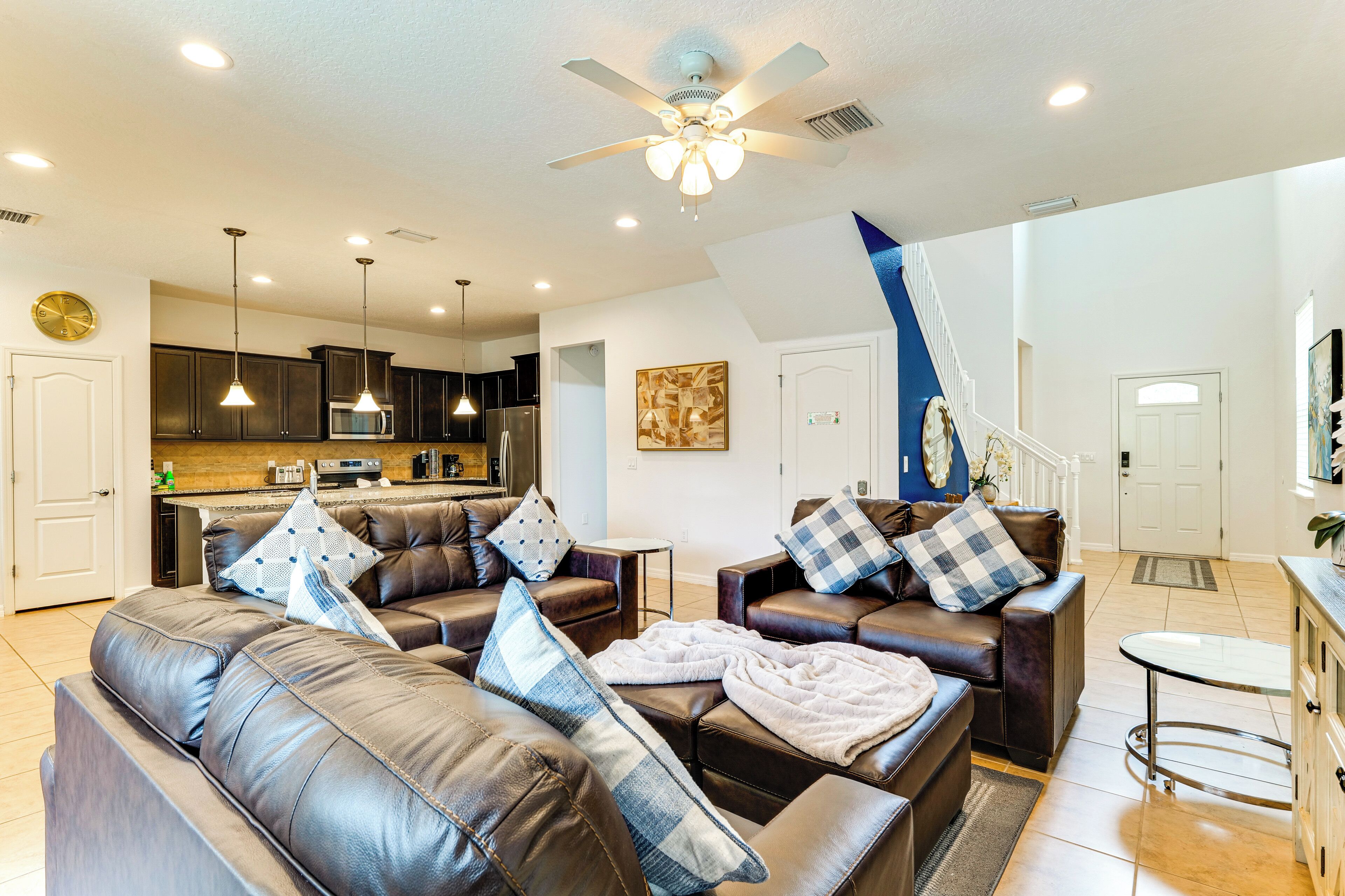 House (5 Bedrooms) | Interior