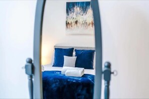 1 bedroom, iron/ironing board, free WiFi, bed sheets - Bolton City Oasis - Cozy Apartment Rental (Bolton)