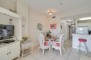 Interior - Ocean View, Walk to Beach: Gulf Shores Condo (Gulf Shores)