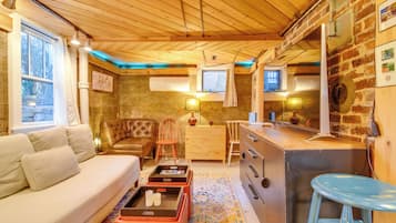 Apartment (0 Bedroom) | Interior