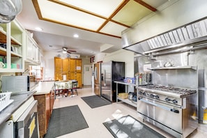 House (Multiple Bedrooms) | Interior - 'the Pickford House' - Luxury Central Coast Stay! (Cambria)