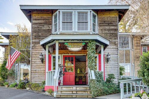 'the Pickford House' - Luxury Central Coast Stay!