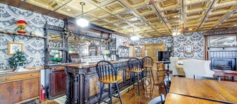 'the Pickford House' - Luxury Central Coast Stay!