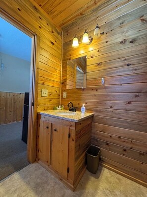 Dusche, Handtücher, Seife, Toilettenpapier