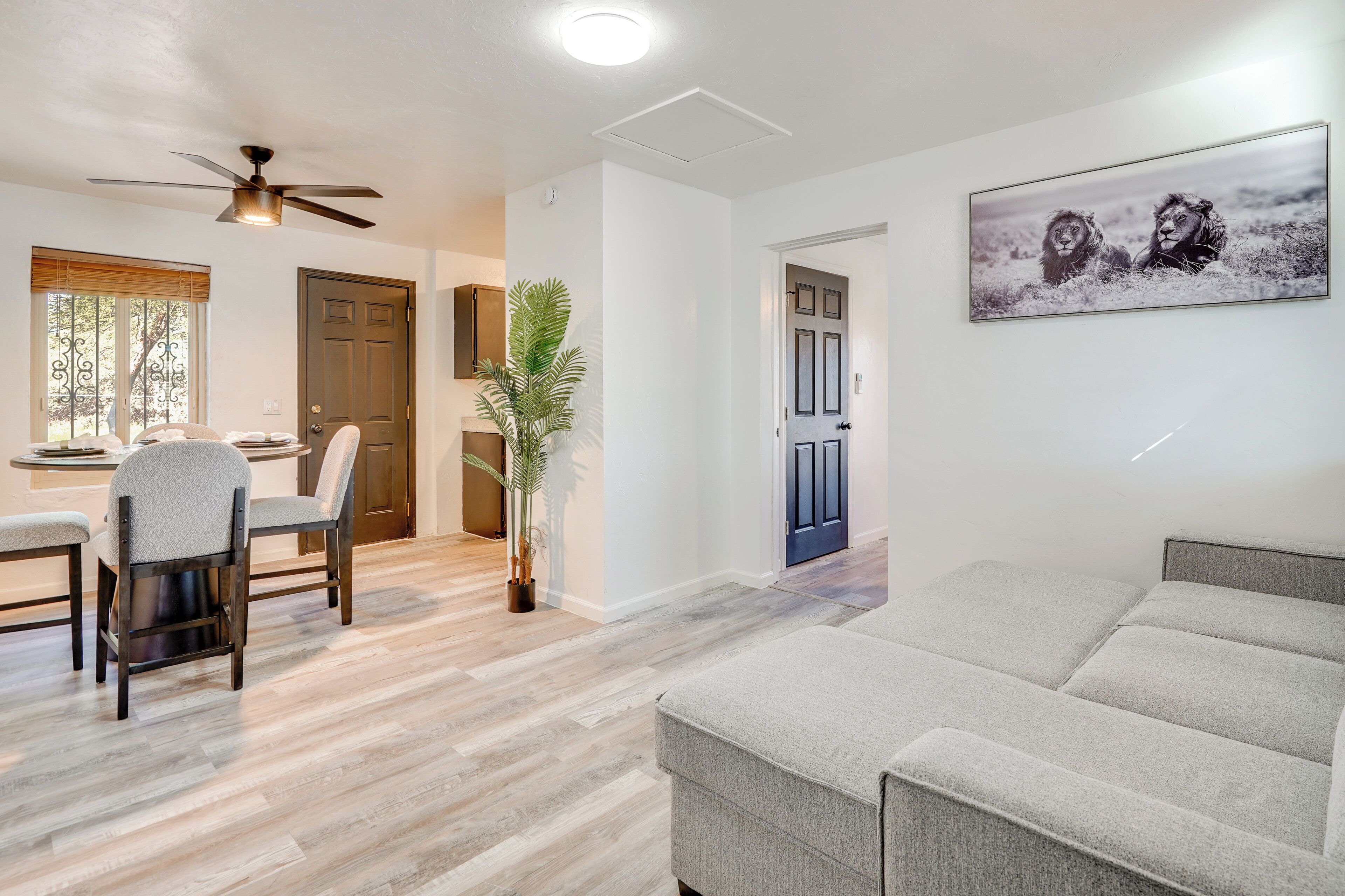 House (2 Bedrooms) | Interior