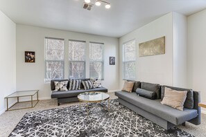 Front of property - Walk to Bart Station: Richmond Townhome w/ Balcony (Richmond)