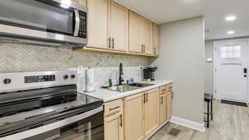 House (2 Bedrooms) | Interior