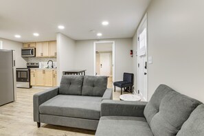 House (2 Bedrooms) | Interior - < 3 Mi to Downtown Greenville! Convenient 2BR Home (Greenville)