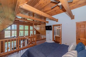 Free WiFi, bed sheets - Tennessee Tee, 3 BR, 3BA, Sleeps 6 & Mountain View (Townsend)
