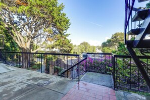 Interior - Relax Poolside + Walk to Ocean! Solana Beach Condo (Solana Beach)