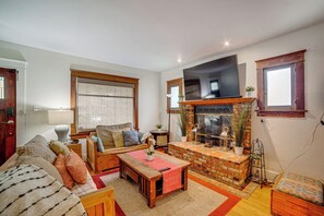 House (3 Bedrooms) | Interior - Home 1/2 Mi to Dtwn Riverside: Families Welcome! (Riverside)