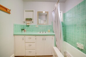 Interior - Family-friendly Home 2 Mi to Dtwn Riverside (Riverside)