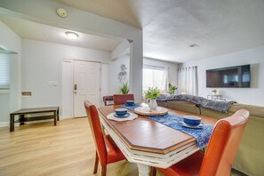 Interior - Family-friendly Home 2 Mi to Dtwn Riverside (Riverside)