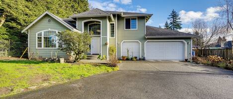 House (5 Bedrooms) | Front of property