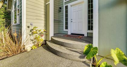 Pet-friendly Seatac Retreat 6 Mi to Puget Sound!